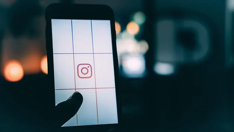 A-guide-to-using-the-night-mode-feature-on-Instagram.jpg