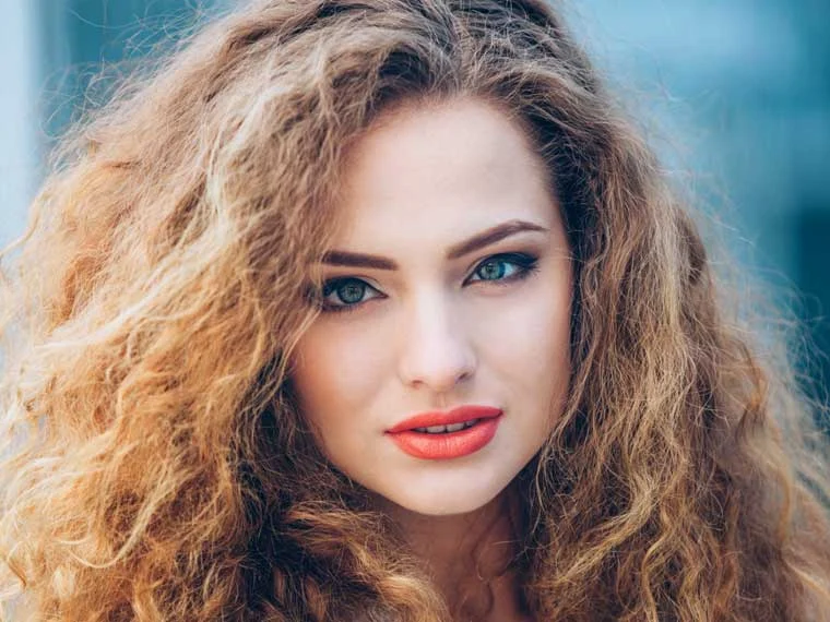 روش های خانگی برای صاف کردن موهای فر